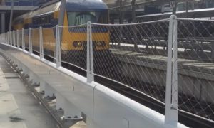 balustradenetten door de balusters heen -station-utrecht