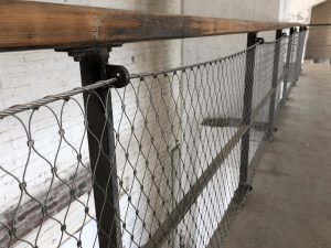 Tussen randkabels - balustrades met rvs kabelnetten - Carl Stahl