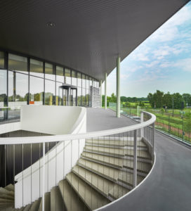 Eestairs_Barneveld_balusrade-met-verticale-spankabels_Carl-Stahl-foto-Hans-Morren