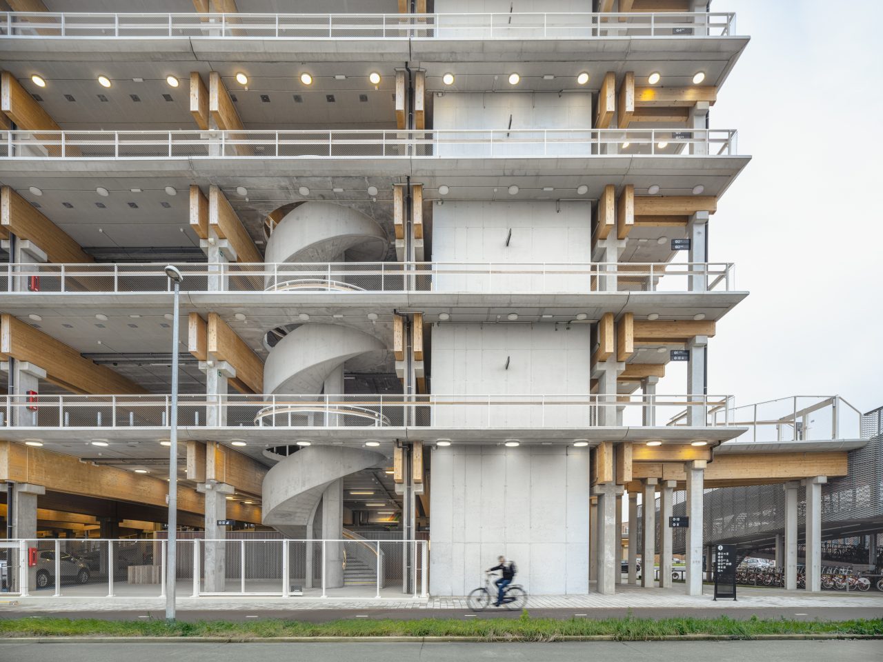 P+R Linkeroever, Oosterweel, Antwerpen - kabelnetten - Carl Stahl Benelux - 9988 parkeergarage parking parkeergebouw